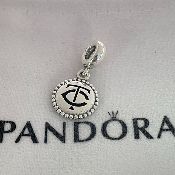 Pandora Minnesota Twins Women's Unforgettable Moment Dangle Charm - Picture 1 of 3